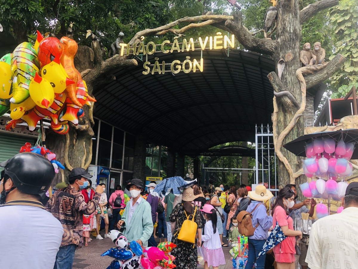 Saigon Zoo and Botanical Garden is a great place in which to escape the hustle and bustle of the city. First established in 1865, the place is one of the oldest zoos in the world.