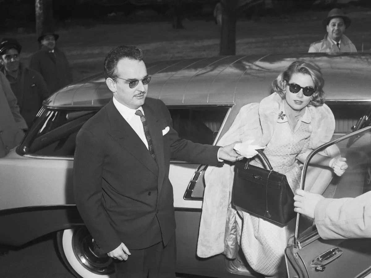 Chiếc túi Hermes Kelly mang tính biểu tượng được đặt theo tên của nữ diễn viên đã trở thành Công chúa hoàng gia của Monaco, Grace Kelly