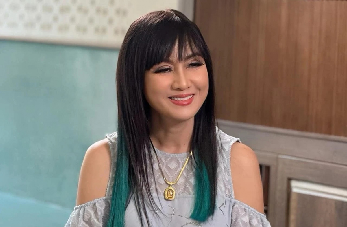Sau thời gian lui về chăm sóc gia đình, Hiền Mai ấp ủ kế hoạch trở lại màn ảnh. 'Nữ hoàng ảnh lịch' chia sẻ cô vẫn đam mê với diễn xuất và sẵn sàng dồn hết tâm sức vào một dự án mà mình tâm đắc. 
Sau nhiều năm bận rộn đi về giữa Việt Nam và Mỹ, Hiền Mai cho biết cô không có ý định chọn sống hẳn ở xứ cờ hoa mà thích cuộc sống tại quê nhà hơn. Cô bộc bạch: "Thực ra tôi rất thích ở Việt Nam. Tôi đi Mỹ cũng hai mươi mấy năm rồi nhưng mà tôi cảm thấy Việt Nam vẫn là nơi mình được yêu thương, là nơi mà người thân, bạn bè yêu thương mình ở đây, sự nghiệp của mình cũng phát triển từ nơi đây nên tôi rất yêu và không có ý định rời Việt Nam lâu". (Nguồn: Thanh Niên)