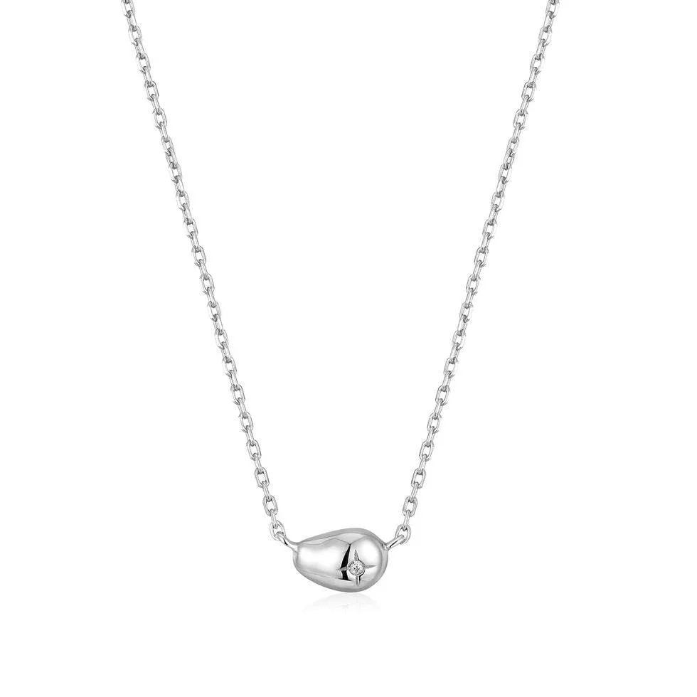 Một chiếc vòng cổ bằng đá cuội và kim cương của Ania Haie. Ảnh: Ania Haie