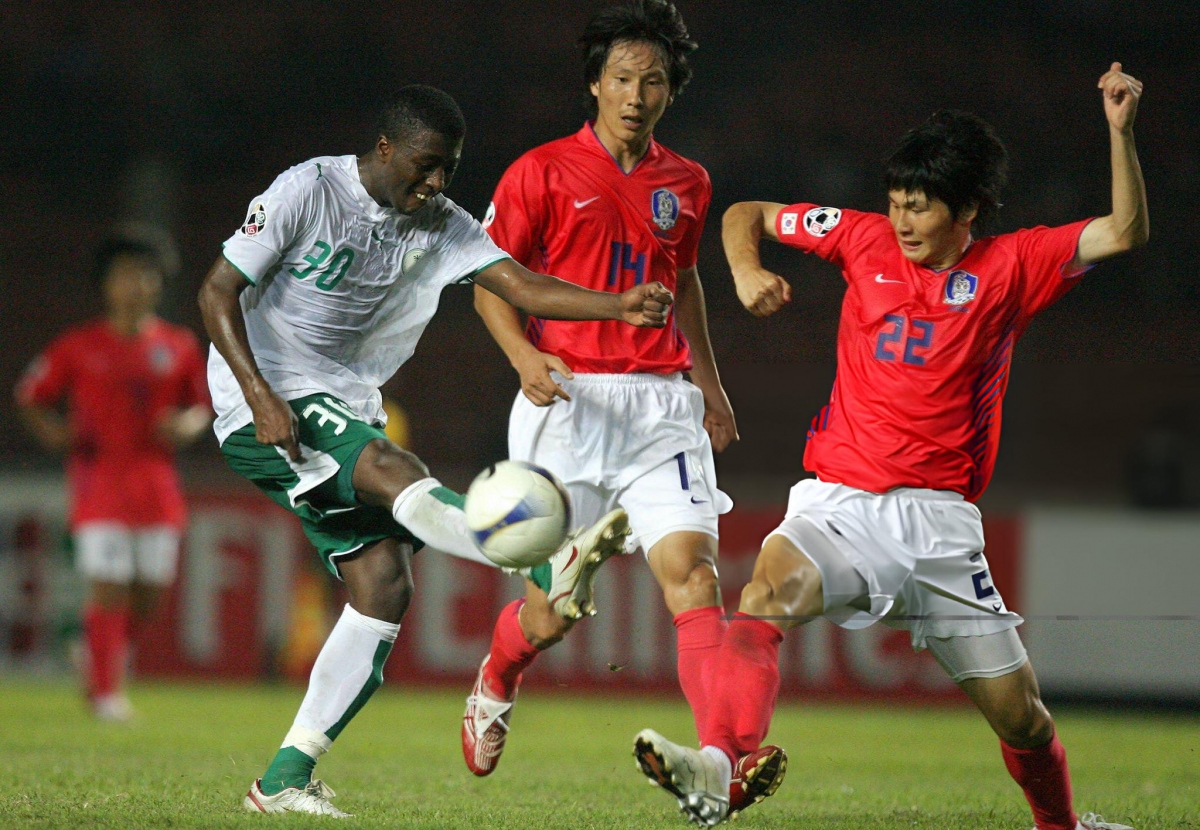 Năm 2007, Kim Sang Sik cùng ĐT Hàn Quốc thi đấu tại VCK Asian Cup. 
