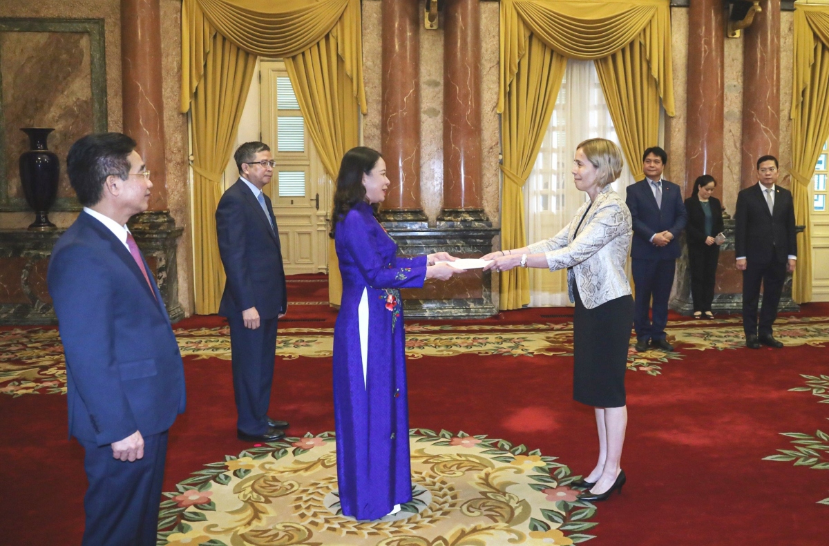 Đại sứ Peru Patricia Yolanda Raez Porto Carr Rero trình Quốc thư