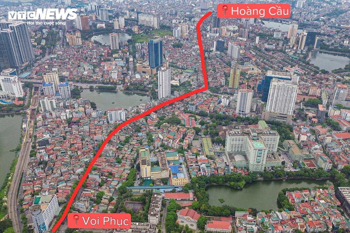 Một trong những tuyến đường có kinh phí xây dựng "khủng" nhất Hà Nội là Hoàng Cầu - Voi Phục, mức đầu tư hơn 7.200 tỷ đồng. Tuyến đường dài hơn 2,2km, mặt cắt ngang 50m, chạy song song với đường Đê La Thành.