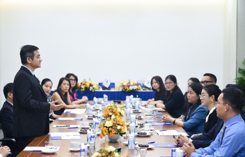 Ông Nguyễn Quang Trí, Giám đốc Điều hành Vinamilk, phát biểu về những định hướng cho hợp tác chiến lược trong buổi lễ kí kết (Ảnh: Vi Nam)