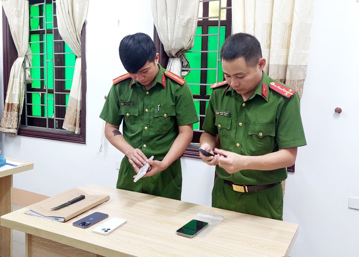 Tài sản Vũ Văn Đức cướp tại cửa hàng điện thoại N.T.