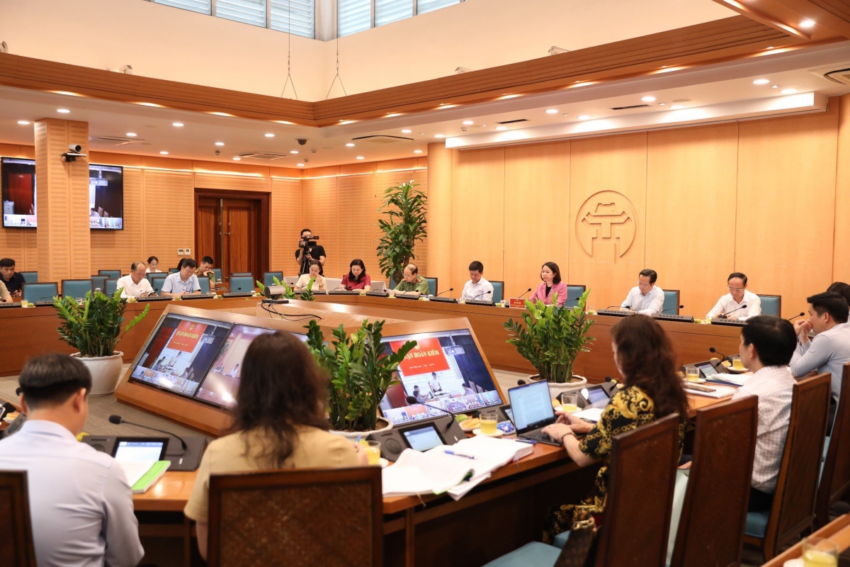 Ban Chỉ đạo thi tốt nghiệp THPT thành phố Hà Nội năm 2024 và Ban Chỉ đạo thi, tuyển sinh thành phố Hà Nội năm học 2024 - 2025 đã họp phiên thứ nhất, phân công nhiệm vụ cho các thành viên.