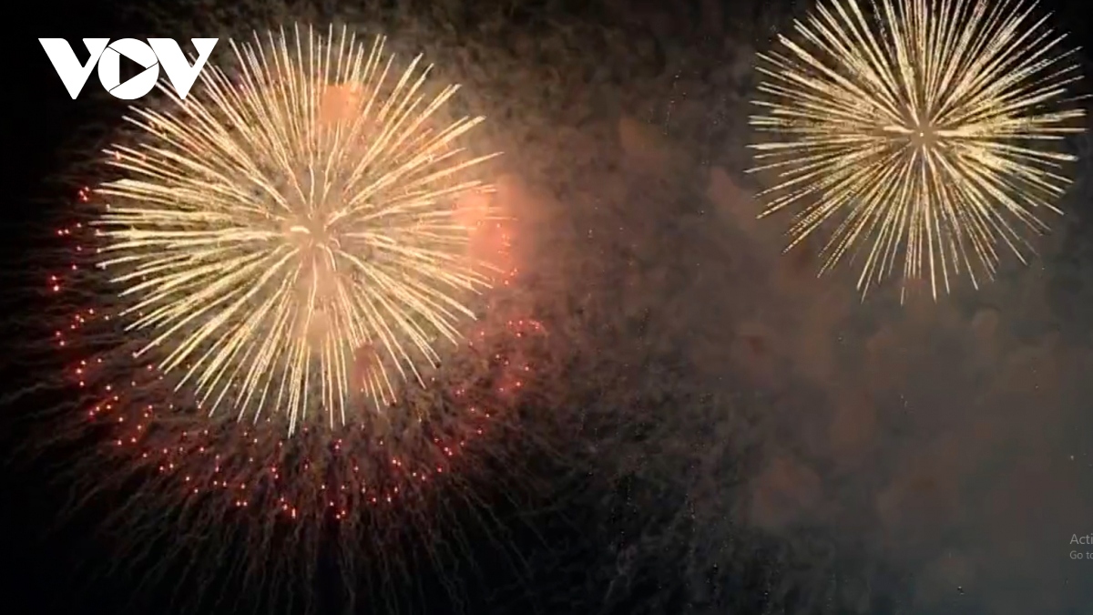 At 9:00 p.m., fireworks were set off, lighting up the city’s night sky.