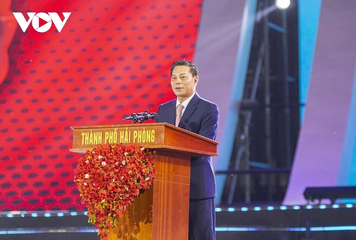 In his opening speech, Nguyen Van Tung, head of the Hai Phong municipal administration, notes that the 2024 festival is of great significance as the Ha Long Bay-Cat Ba Archipelago located in Hai Phong city and its neighbor – Quang Nionh province – has recently been recognized by UNESCO as a world natural heritage site, the first inter-provincial heritage of Vietnam.