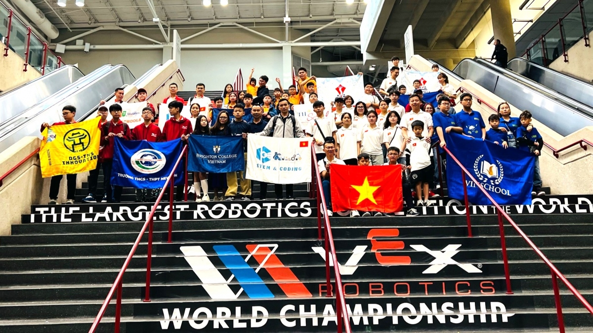 Tại Giải vô địch thế giới VEX Robotics World Championship 2024, Việt Nam đã gây ấn tượng mạnh mẽ trên đấu trường quốc tế khi giành được tới 6 giải thưởng (Nguồn: Trần Việt Hùng)