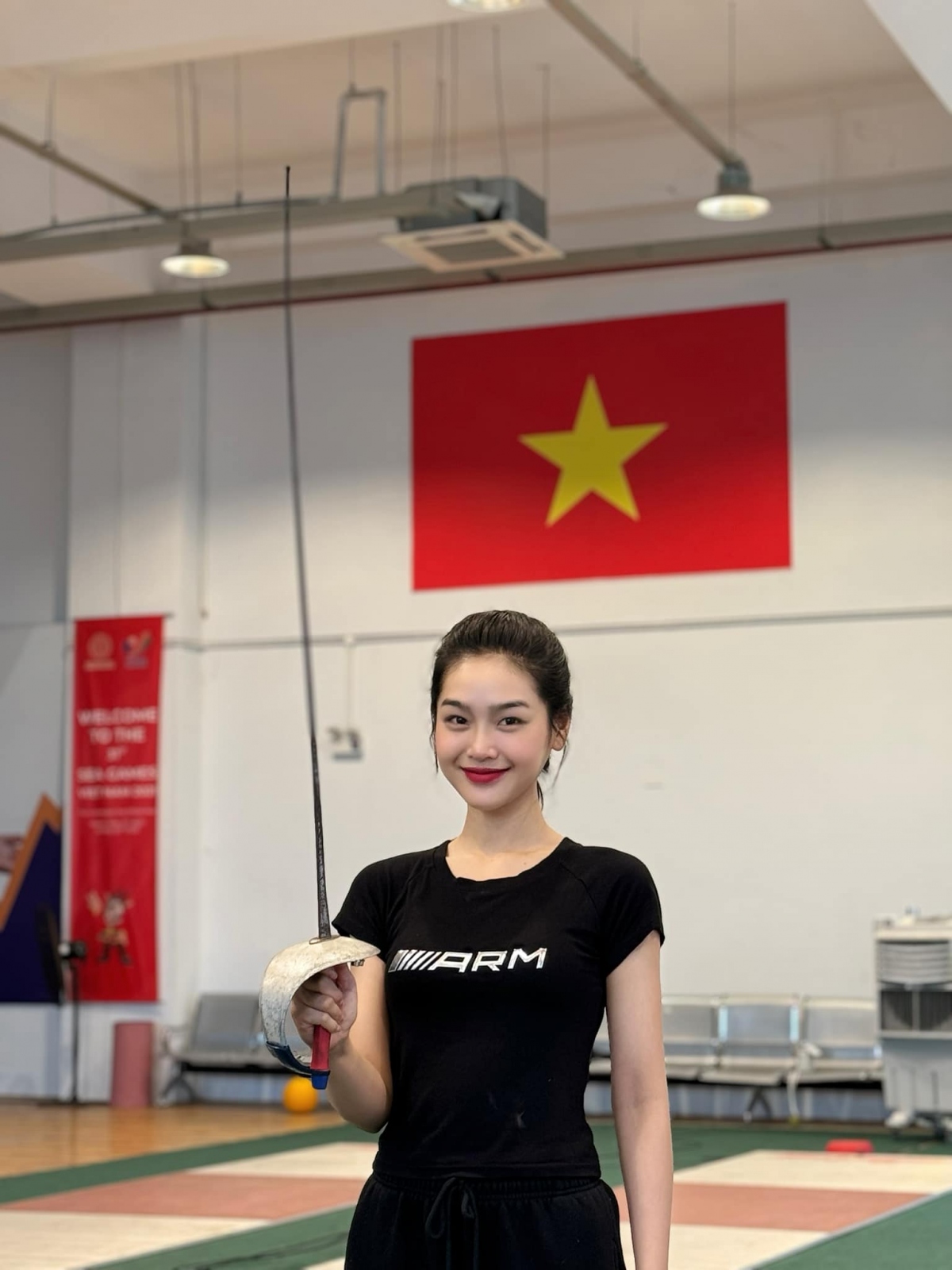 Sau khi tạo ấn tượng với khán giả nhờ vai diễn "tiểu tam", Cù Thị Trà đóng vai chính trong dự án phim truyền hình "Những nẻo đường gần xa".