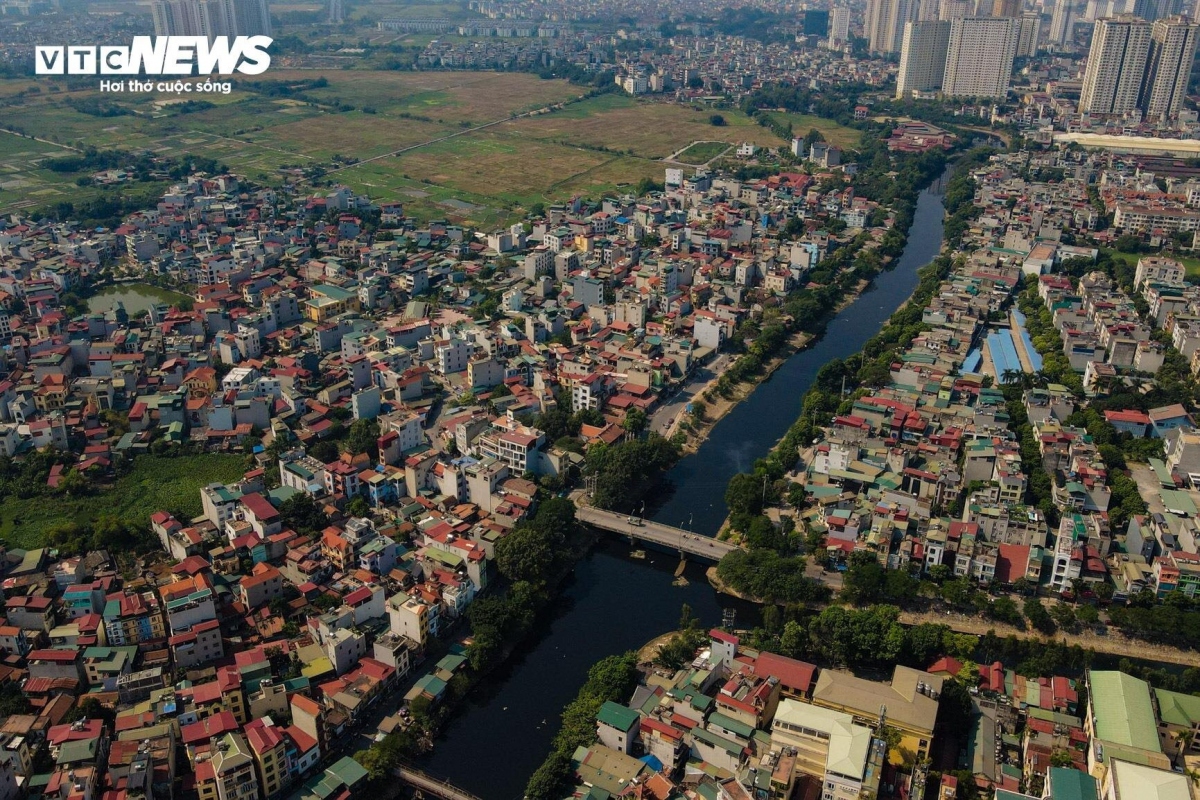 Không chỉ sông Tô Lịch, nhiều dòng sông khác trên địa bàn Hà Nội cũng trong tình trạng ô nhiễm nghiêm trọng như sông Nhuệ, sông Đáy...