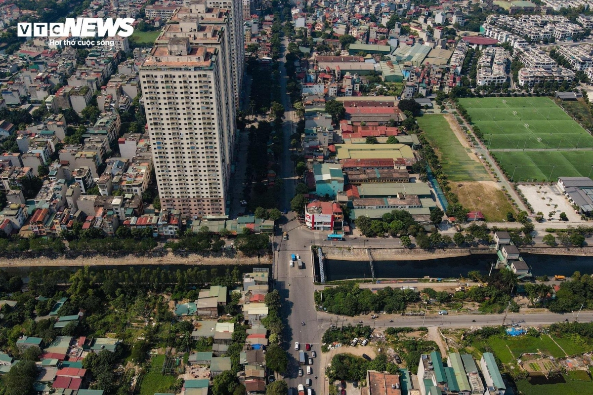 Theo thống kê, lưu vực sông Nhuệ có 2.521 nguồn thải, trong đó có 1.672 nguồn thải từ cơ sở sản xuất, kinh doanh; 126 nguồn thải từ khu công nghiệp, cụm công nghiệp; 137 nguồn thải từ các cơ sở y tế (bệnh viện), 586 làng nghề.