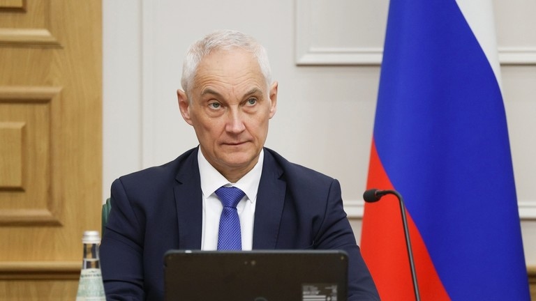 Ông Andrei Belousov phát biểu trong cuộc họp của Ủy ban Quốc phòng và An ninh của Hội đồng Liên bang. Ảnh: Sputnik