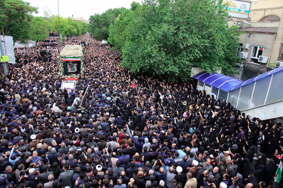 Trước đây, đám tang tướng Iran Soleimani cũng có đông đảo người dân tham dự như thế này. Ảnh: Wana.