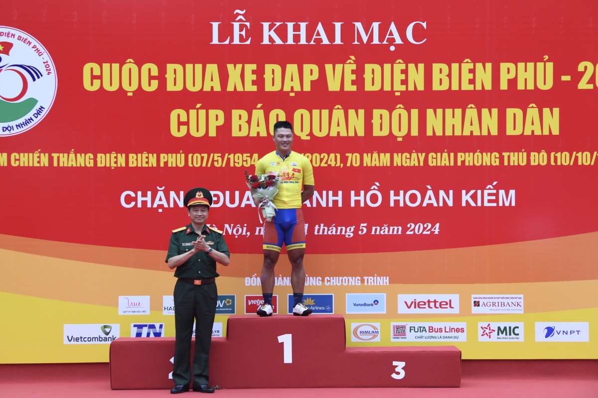 Trần Tuấn Kiệt (Đồng Tháp) thắng chặng 1 với thời gian 52 phút 24 giây
