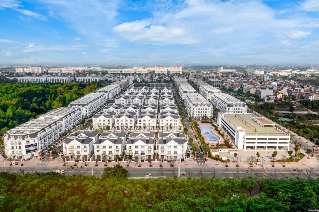 Không gian xanh yên bình, tiện nghi đa dạng phục vụ những cư dân yêu thiên nhiên và thích sống xanh, Eurowindow Twin Parks là “nơi ước đến – chốn mong về” thanh bình, sự lựa chọn sáng giá trên thị trường bất động sản phía Đông Hà Nội.
