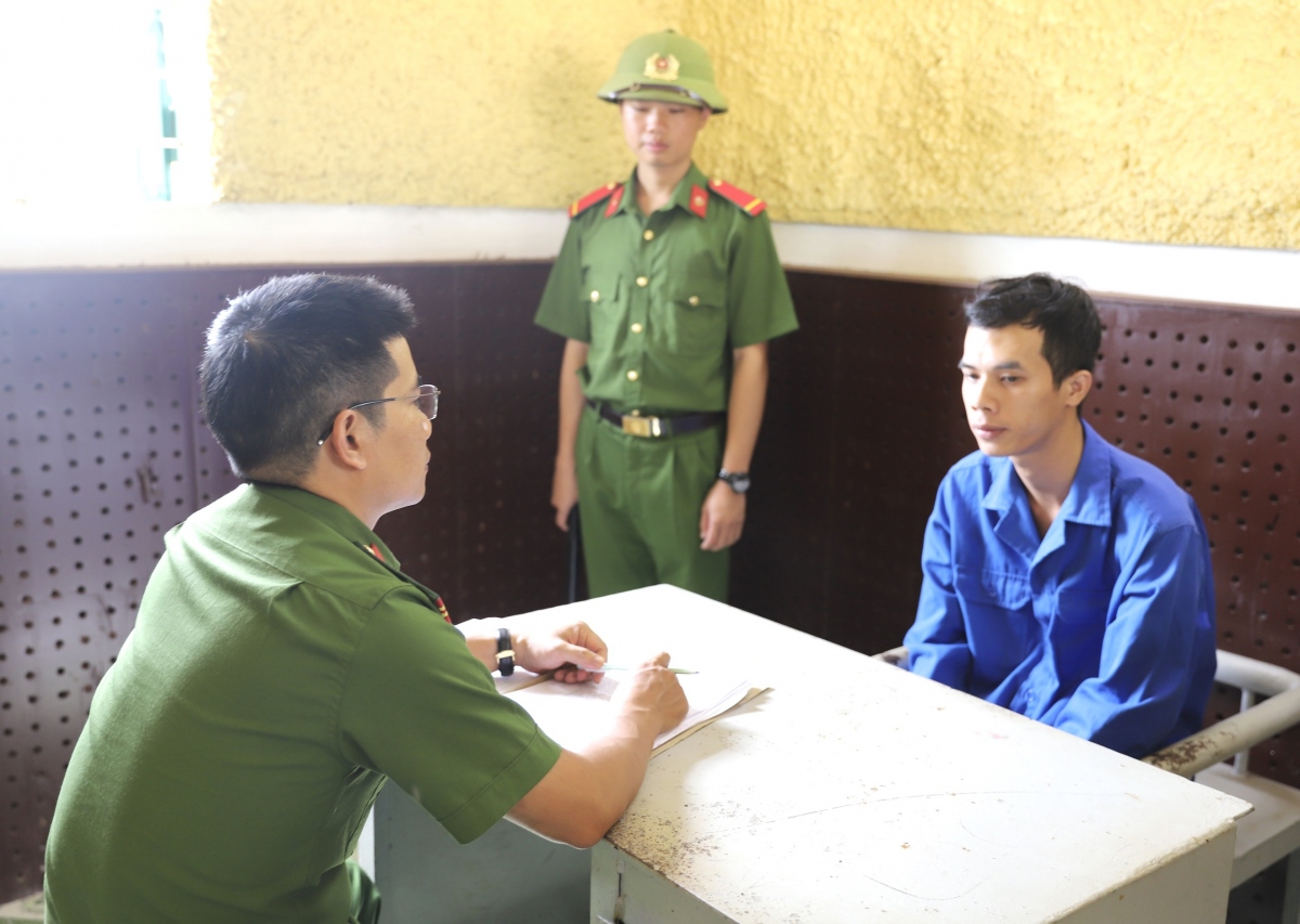 Vy Bảo Châu tại Cơ quan điều tra. (Ảnh: CACC)