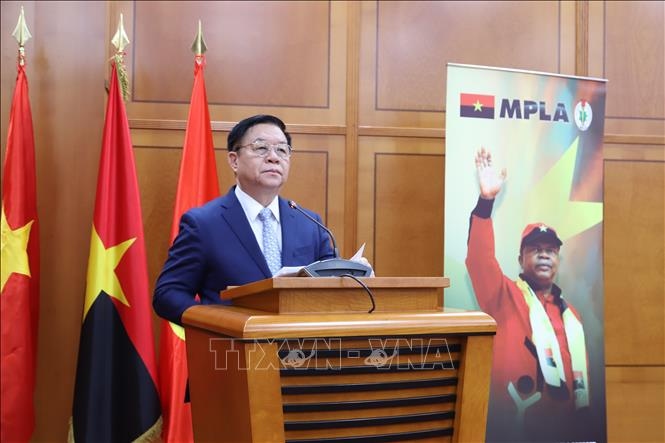 Ông Nguyễn Trọng Nghĩa phát biểu tại Hội thảo.
