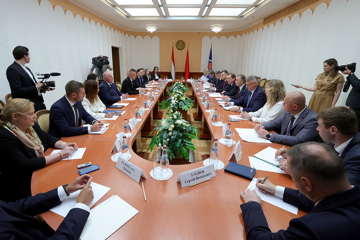 Belarus và Hungary đã ký thỏa thuận hợp tác năng lượng hạt nhân sau cuộc hội đàm giữa các ngoại trưởng ở Minsk