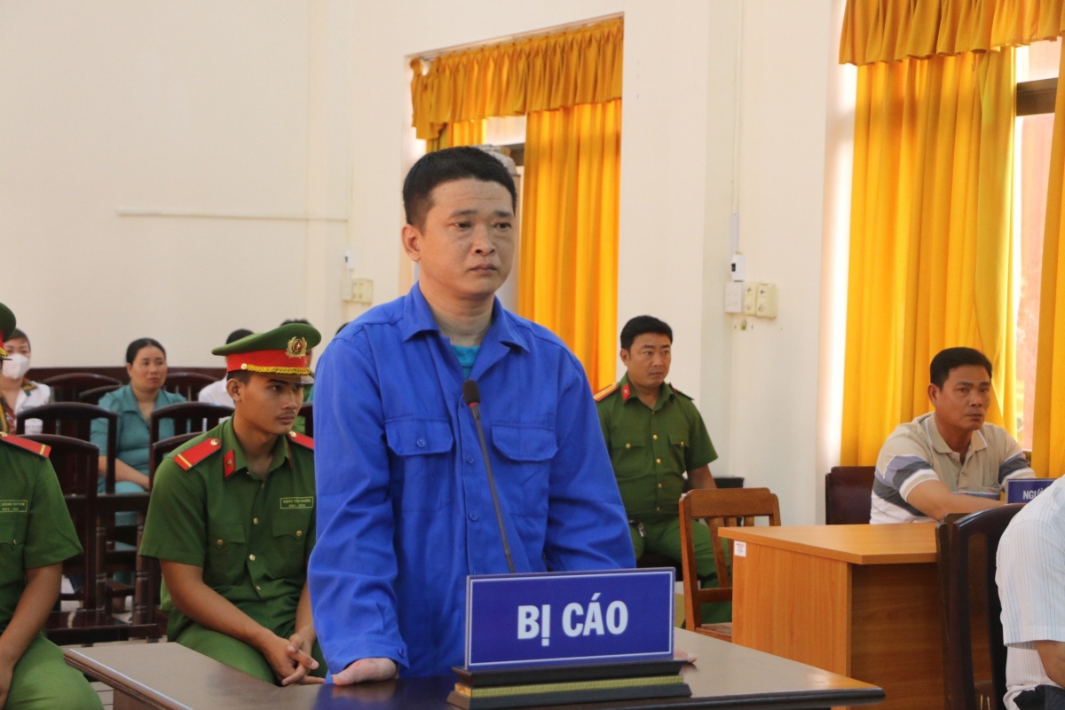 Bị cáo Danh Dương.