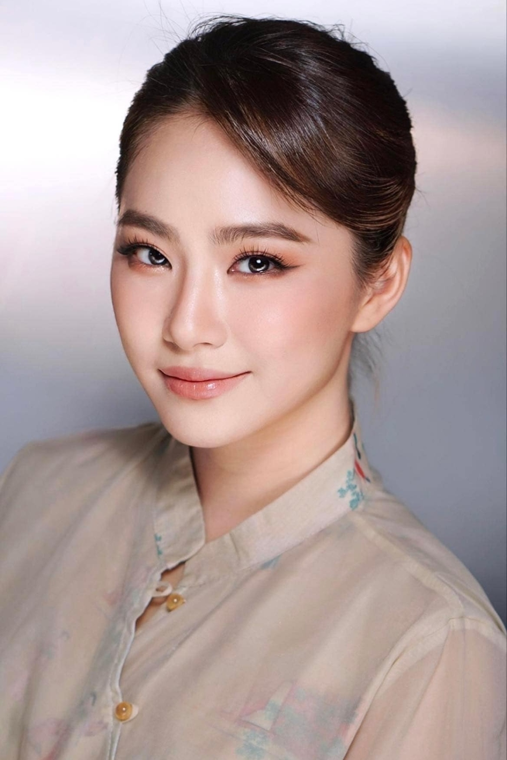 Lương Bích Hữu cho biết khi vào bệnh viện kiểm tra vết thương trong lúc đóng phim năm ngoái, cô tình cờ phát hiện u nang trong não. Nhận tin, nữ ca sĩ hốt hoảng. Tuy nhiên, bác sĩ trấn an cô đây là khối u lành, đã có từ lâu trong cơ thể và không làm ảnh hưởng đến sinh hoạt thường ngày.