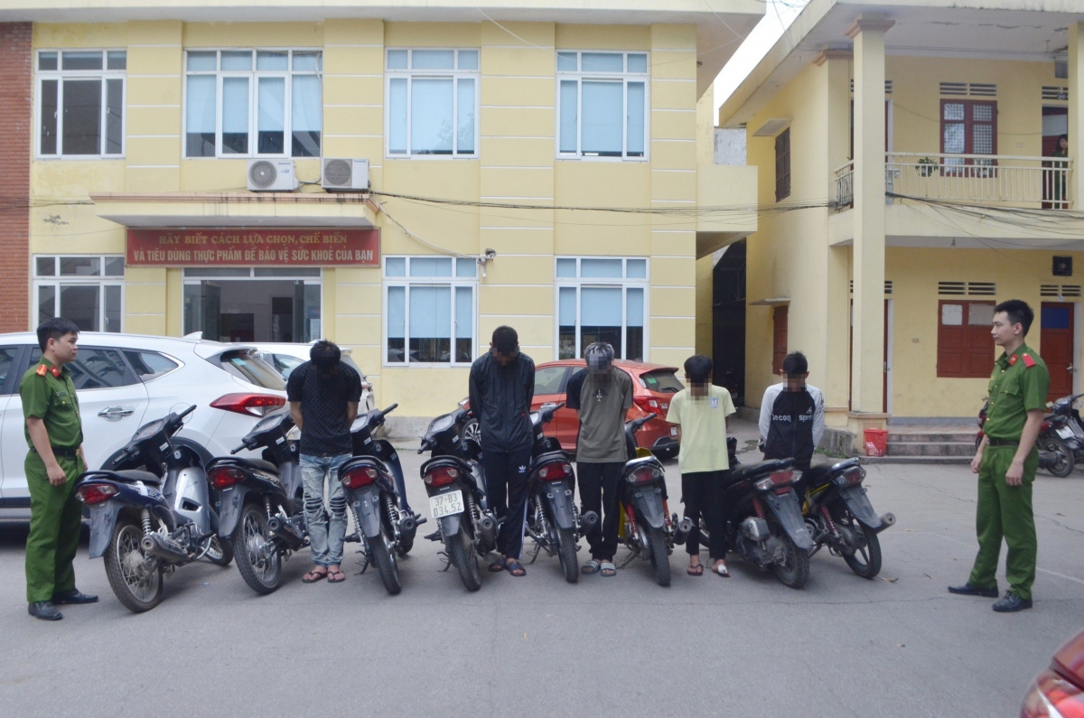 Các đối tượng cùng số tang vật