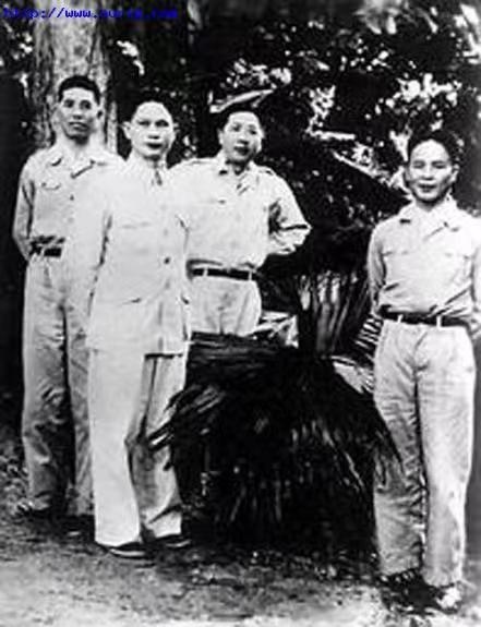 Đoàn cố vấn Trung Quốc (từ phải sang): Vi Quốc Thanh, La Quý Ba, Đặng Dật Phàm, Mai Gia Sinh tại Việt Bắc