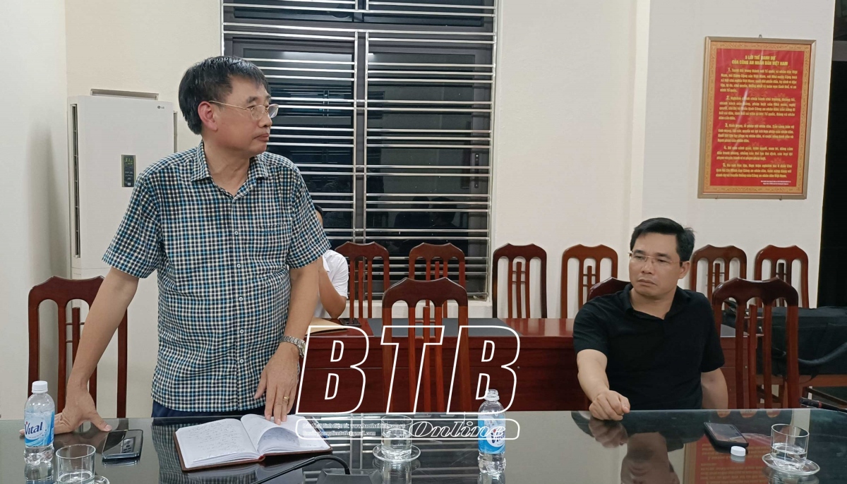 Lãnh đạo Công an thành phố Thái Bình báo cáo tại buổi làm việc. Ảnh: Báo Thái Bình