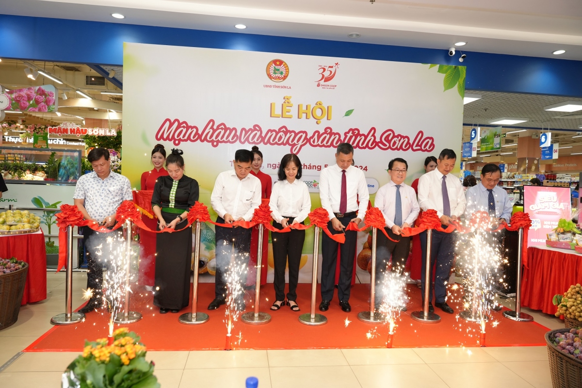 Co.opmart khai mạc Lễ hội mận hậu và nông sản tỉnh Sơn La