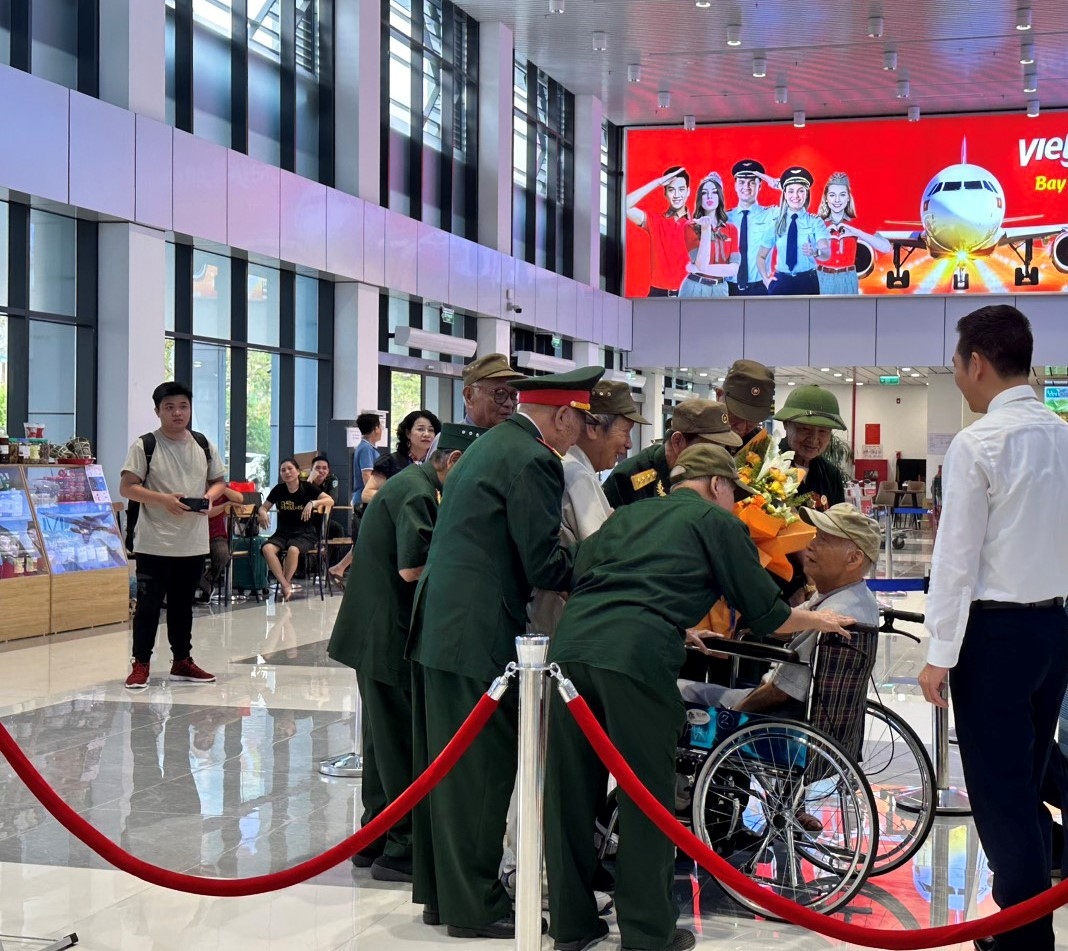 Những cựu chiến binh trong chiến dịch Điện Biên Phủ trở lại chiến trường xưa dịp kỷ niêm 70 năm chiến thắng Điện Biên Phủ.