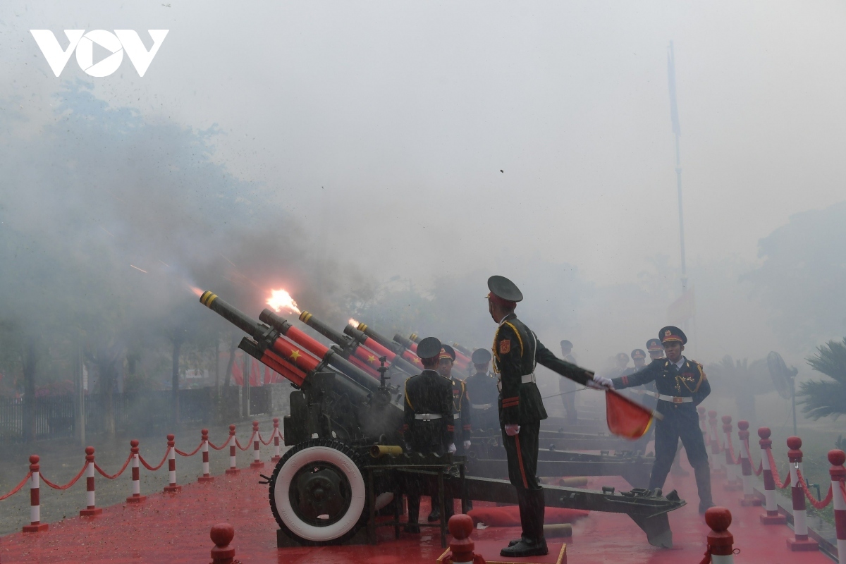 A grand parade begins with a flag raising ceremony followed by a 21-gun salute.