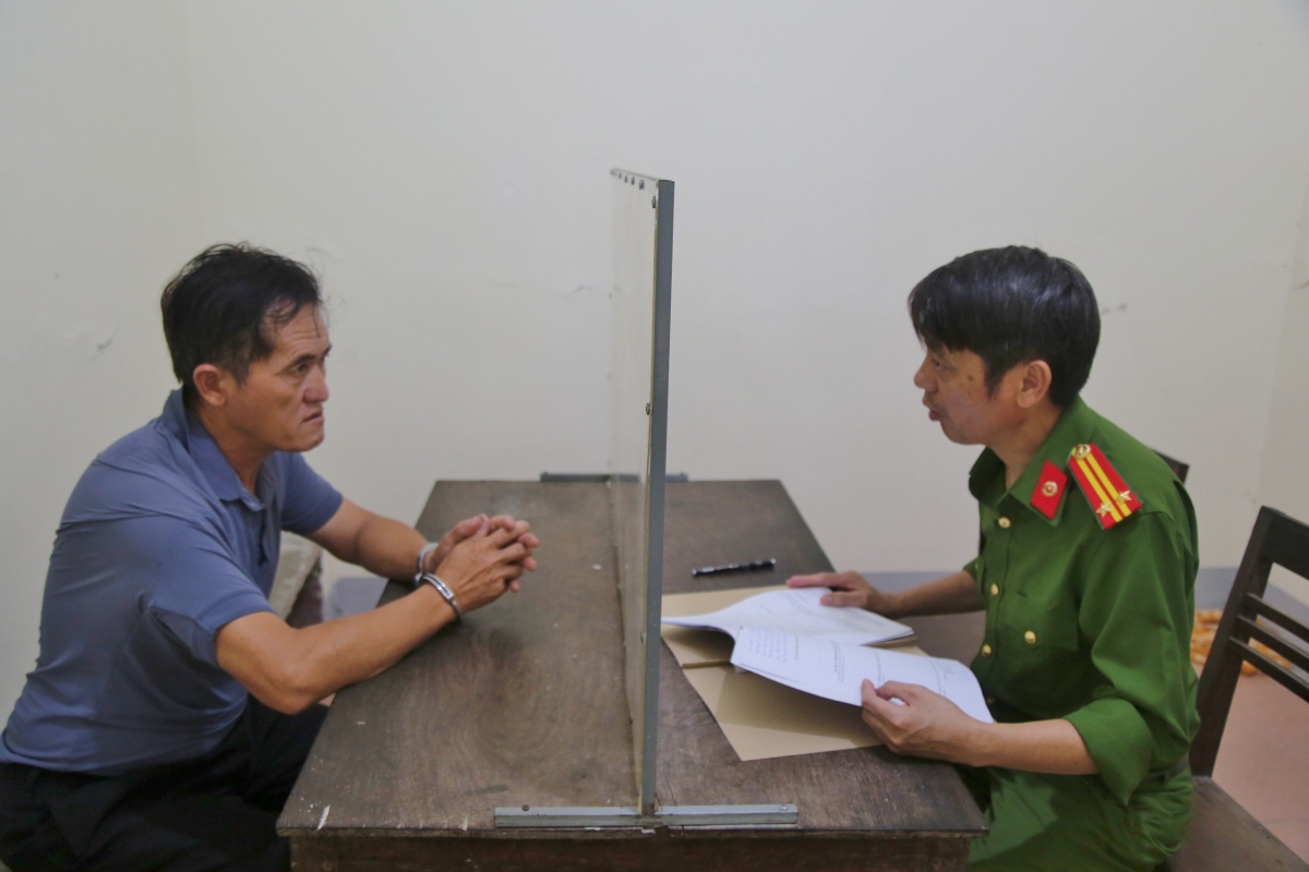 Đối tượng Già Xìa Chơ tại Cơ quan Công an
