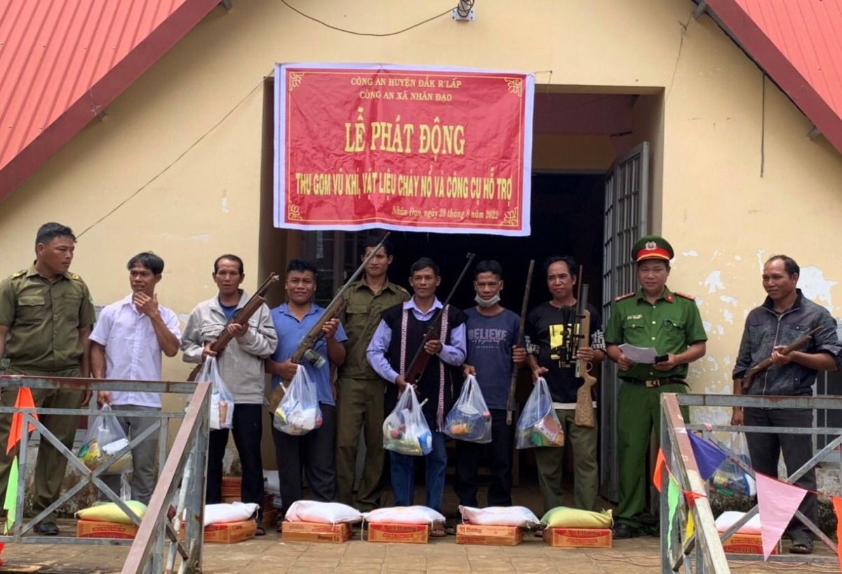 Đổi vũ khí lấy lương thực thực phẩm, cách làm được nhiều địa phương ở Đắk Nông thực hiện trong thời gian qua