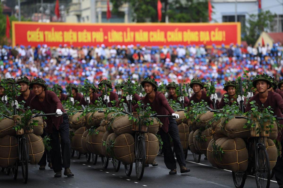Các dân công hỏa tuyến
