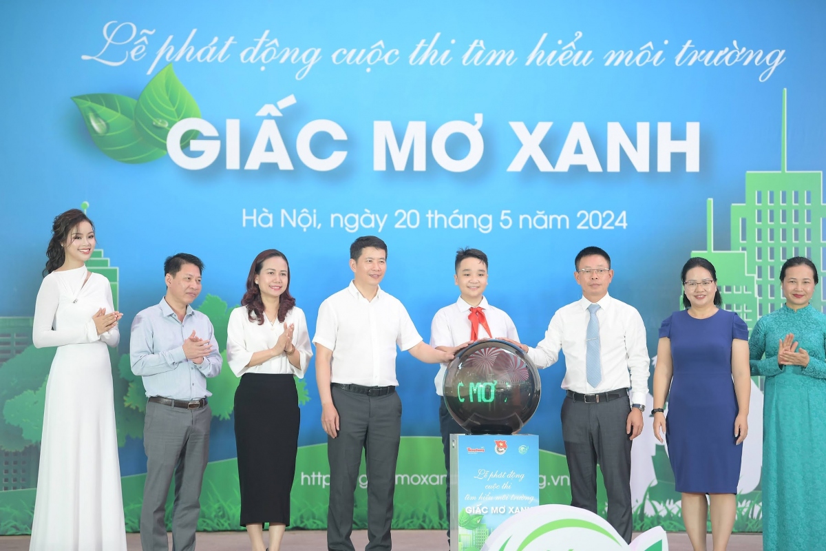 Các đại biểu tổ chức lễ phát động cuộc thi tìm hiểu môi trường "Giấc mơ xanh"