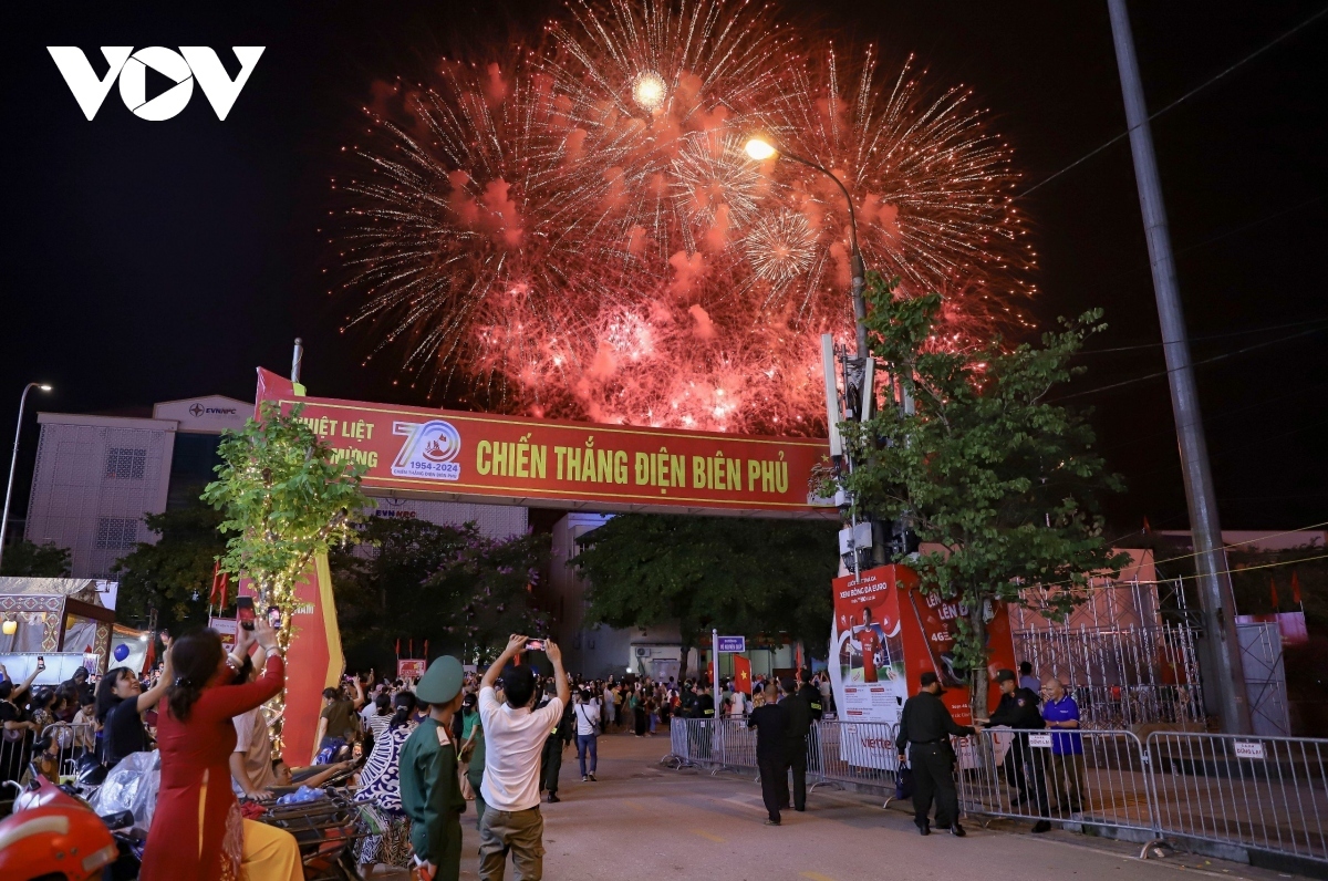 Residents are eager to watch the firework show as they celebrate the 70th anniversary of the Dien Bien Phu Victory, with the event being viewed as one of the most glorious pieces in the history of the Vietnamese people's struggle against foreign invaders.