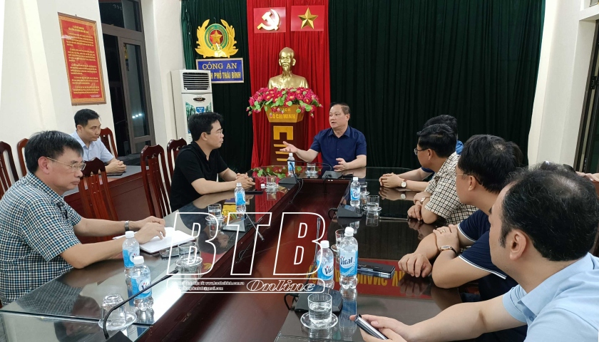Ông Nguyễn Khắc Thận, Phó Bí thư Tỉnh ủy, Chủ tịch UBND tỉnh phát biểu tại buổi làm việc. Ảnh: Báo Thái Bình