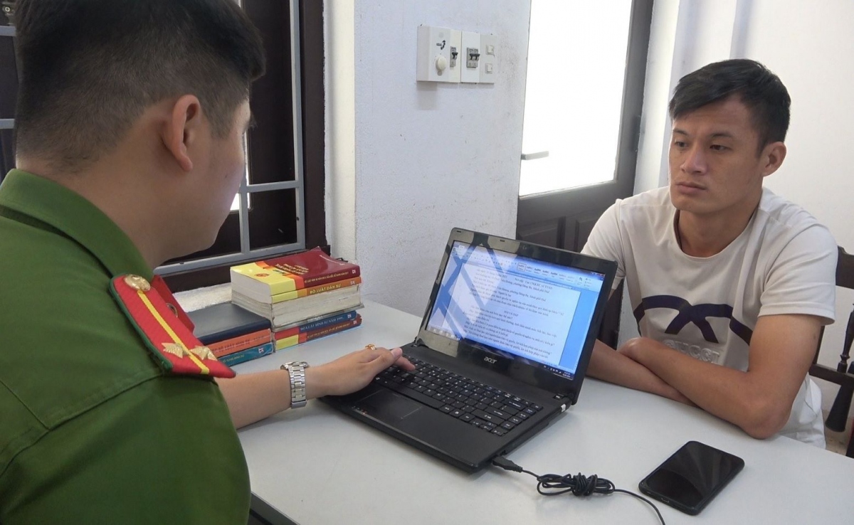 Lê Đức Thuân tại cơ quan công an.