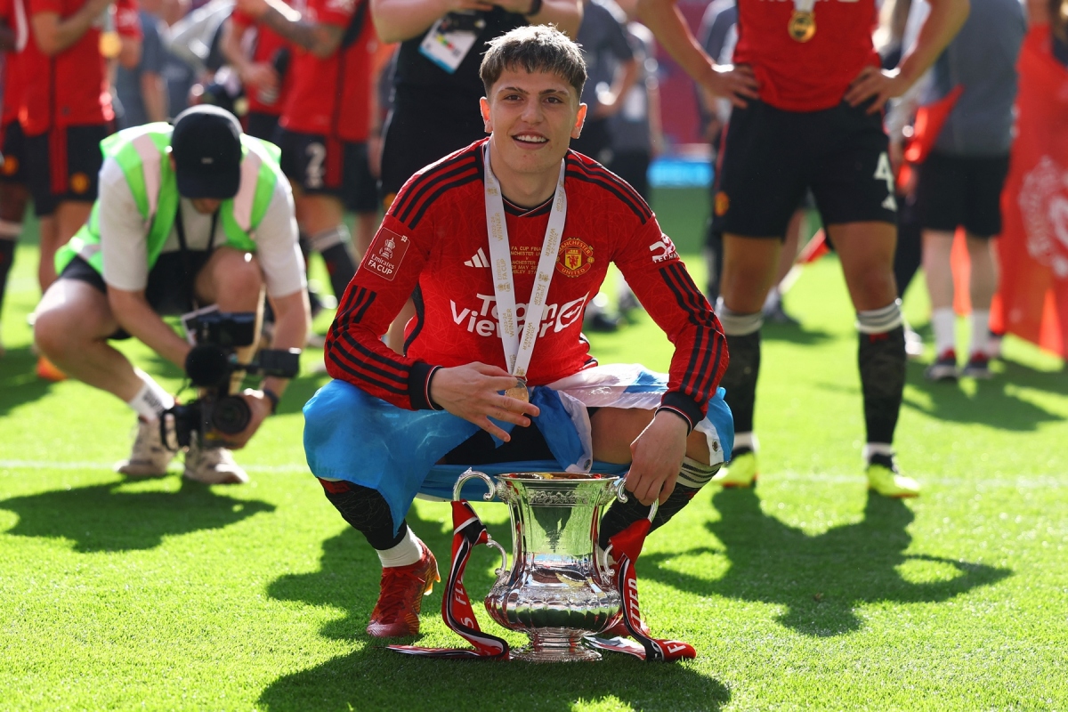 Alejandro Garnacho là người hùng của MU trong trận chung kết FA Cup khi ghi bàn mở tỷ số và góp công lớn vào bàn nhân đôi cách biệt của Kobbie Mainoo.