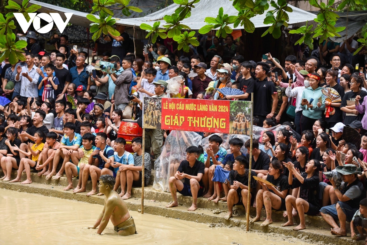 The game is a long-term tradition that has been passed down from generation to generation.