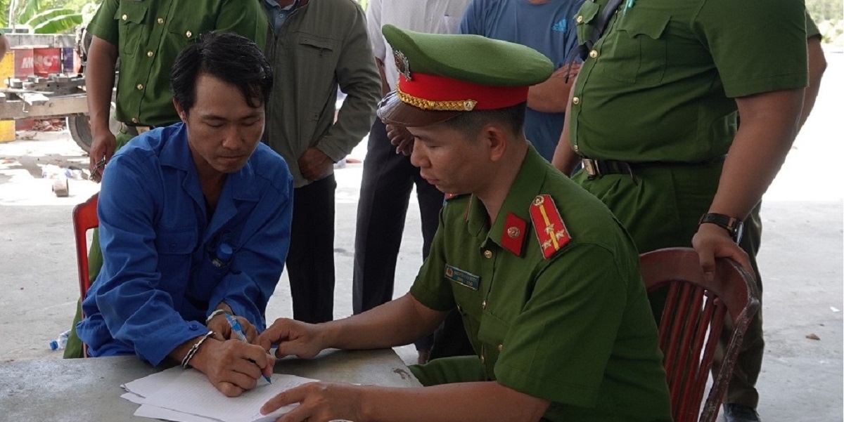 Nguyễn Hữu Chính bị cơ quan công an bắt giữ. (Ảnh: B.H)