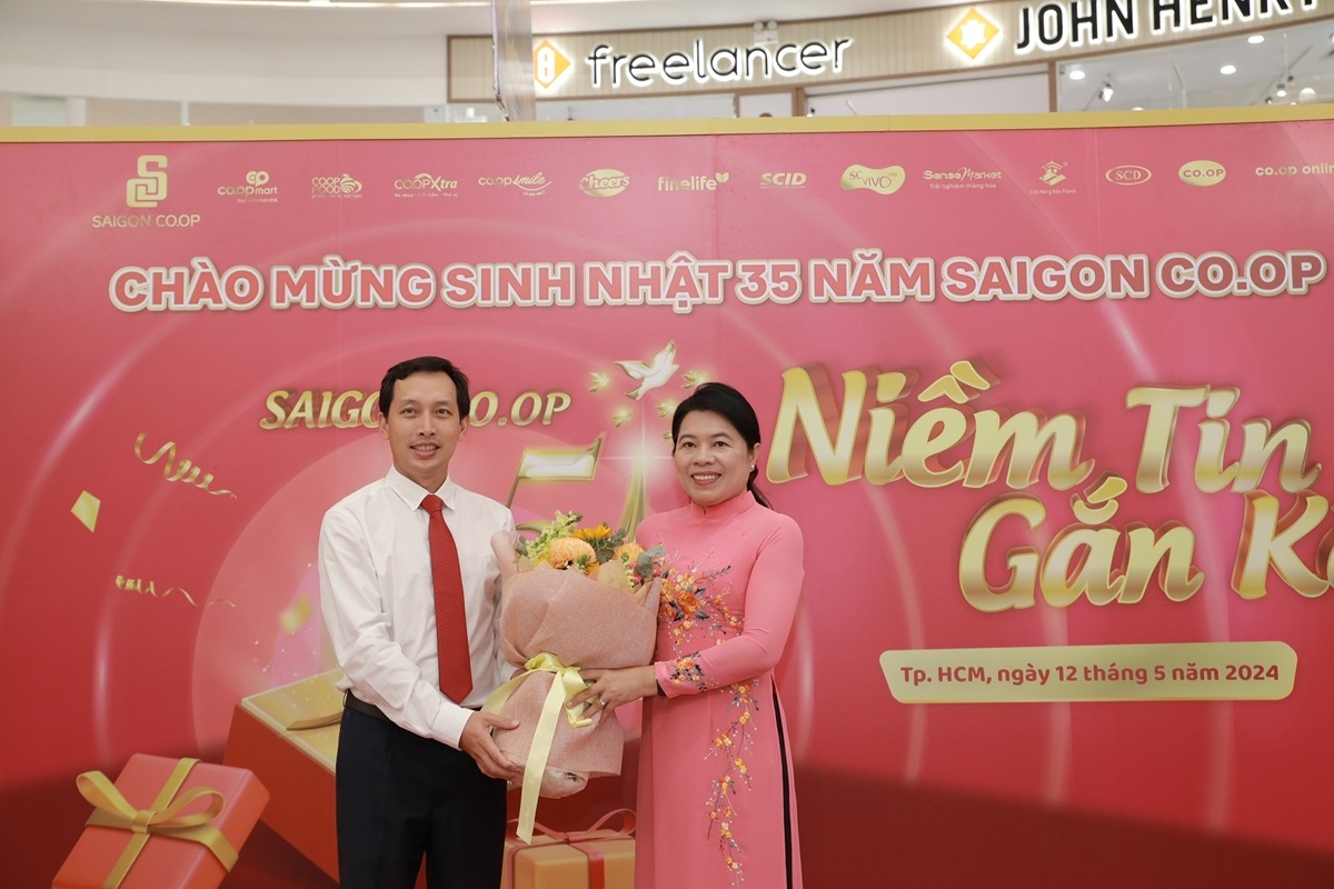 Ông Vũ Anh Khoa - Chủ tịch HĐQT Saigon Co.op và bà Nguyễn Trần Phương Trân - Chủ tịch Hội PN TP.HCM