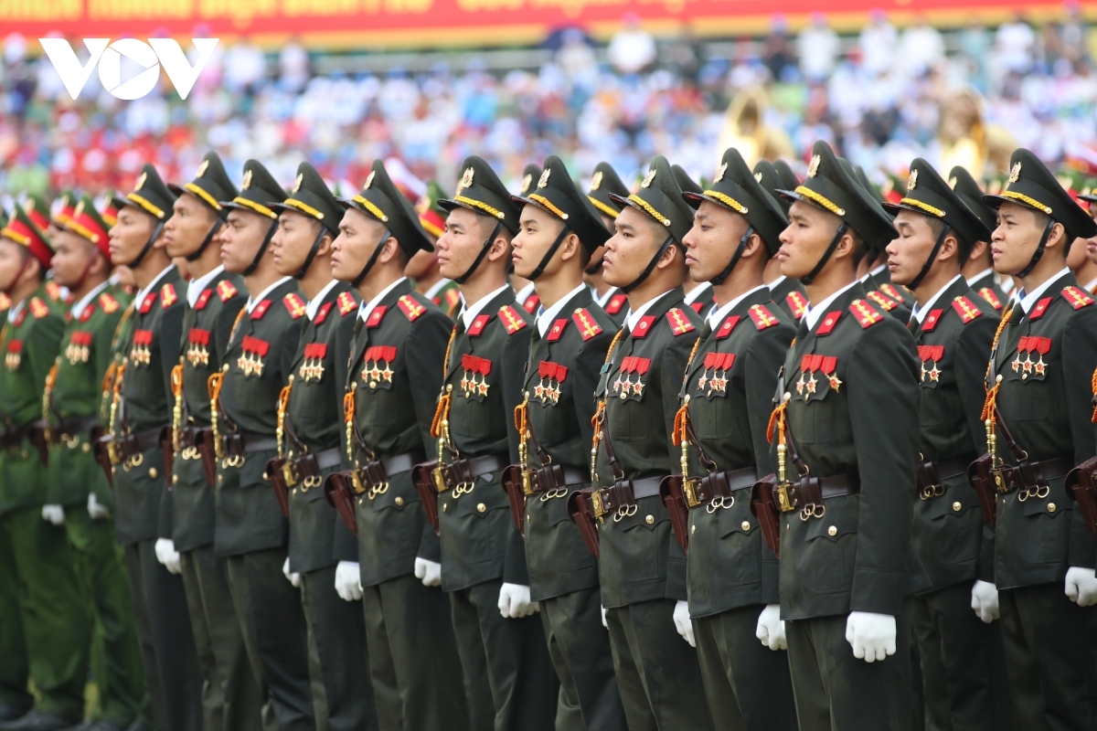 Military forces participating in a grand parade on the morning of May 7 in Dien Bien province in celebration of the 70th anniversary of the Dien Bien Phu Victory.