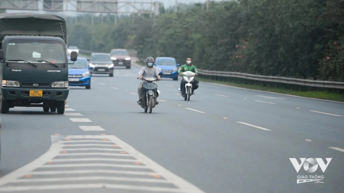 Để xử phạt nguội đối với vi phạm xe máy, cần thực hiện nghiêm việc sang tên đổi chủ