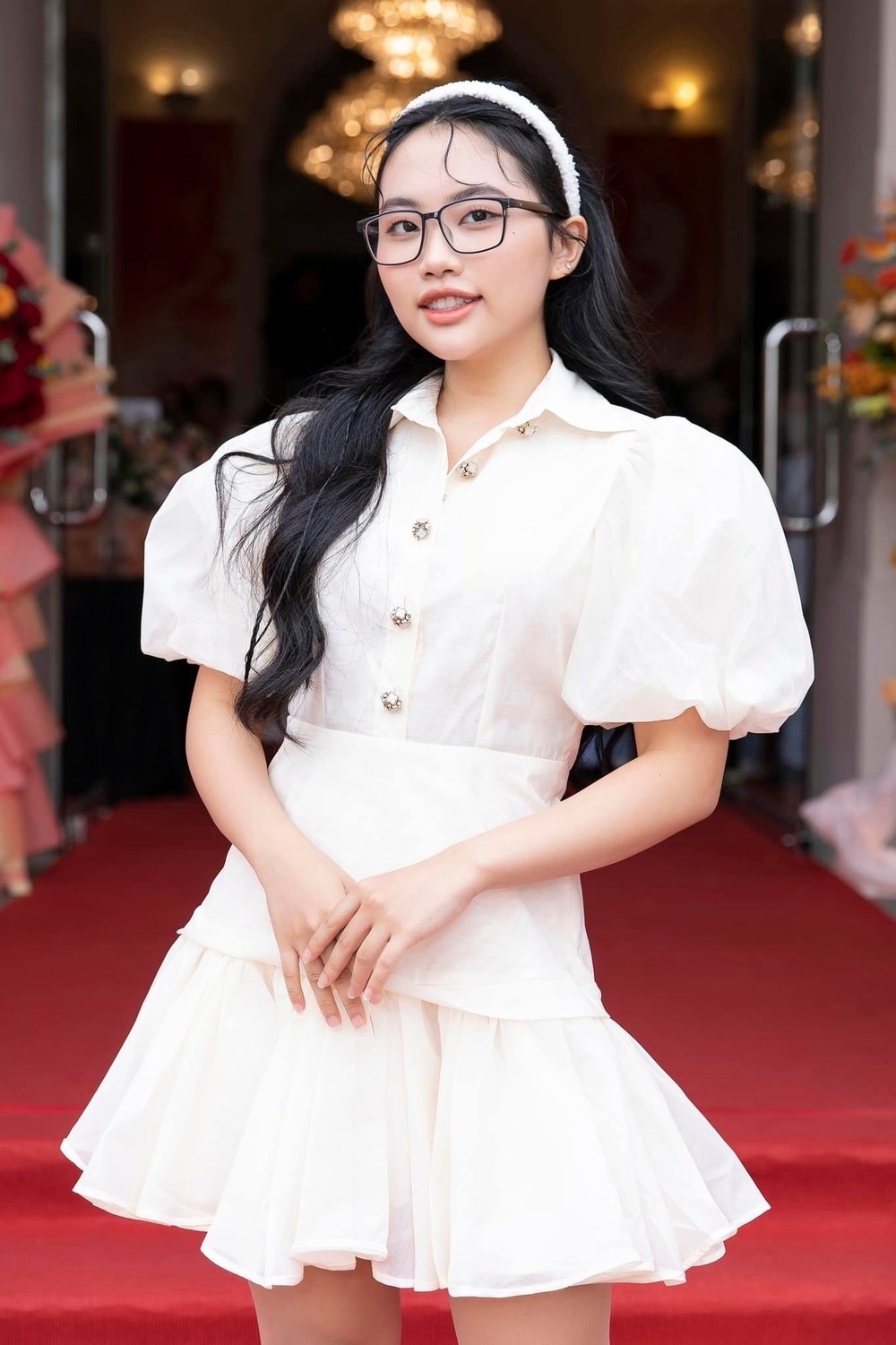 Trên kênh TikTok cá nhân, mới đây Phương Mỹ Chi đã đăng tải đoạn clip tổng hợp những khoảnh khắc trong chuyến đi diễn tại Đà Lạt cách đây ít ngày. Một khán giả đã để lại bình luận hỏi Phương Mỹ Chi với nội dung: "Chị em dễ thương quá, chị của em có người yêu chưa?". Ngay sau đó, giọng ca sinh năm 2003 liền phản hồi: "Chị ấy tài và cuốn hút lắm, ai dính vào là gỡ không ra. Nhưng tiếc là chưa ai dính vào chị ấy cả".