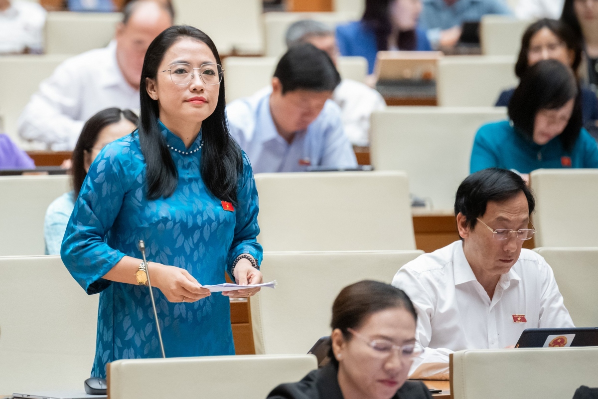 Đại biểu Trần Khánh Thu – Đoàn ĐBQH tỉnh Thái Bình cho rằng, học phí đào tạo bác sĩ y khoa 180 triệu đồng/năm là quá cao.