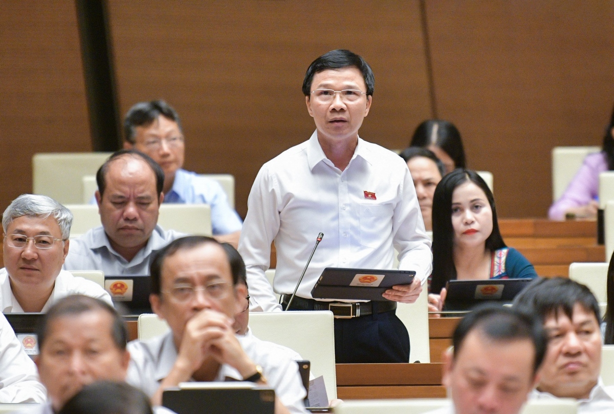 Đại biểu Nguyễn Văn Thi (đoàn tỉnh Bắc Giang) cho rằng, vấn đề phòng cháy chữa cháy nói chung và đặc biệt là các chung cư mini, căn hộ cho thuê tiếp tục gióng lên hồi chuông về thực hiện các quy định phòng cháy chữa cháy.