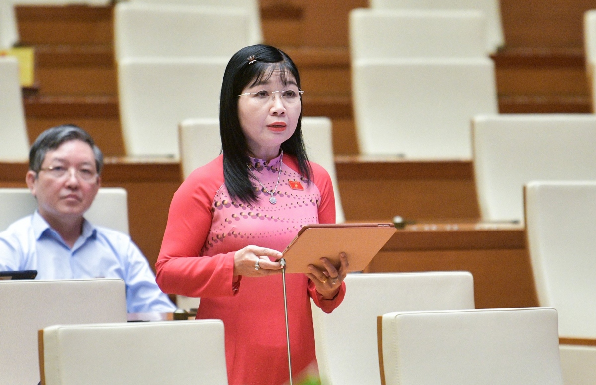 Đại biểu Trần Thị Thanh Hương - Đoàn An Giang đề nghị khẩn trương tháo gỡ những khó khăn vướng mắc về cơ chế tài chính đối với các cơ quan báo chí hiện nay.