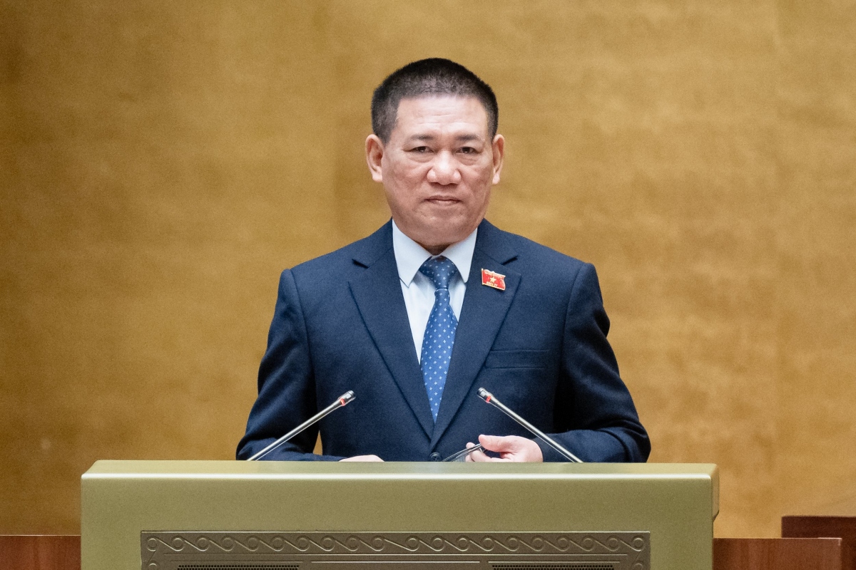 Bộ trưởng Bộ Tài chính Hồ Đức Phớc trình bày báo cáo quyết toán NSNN năm 2022.