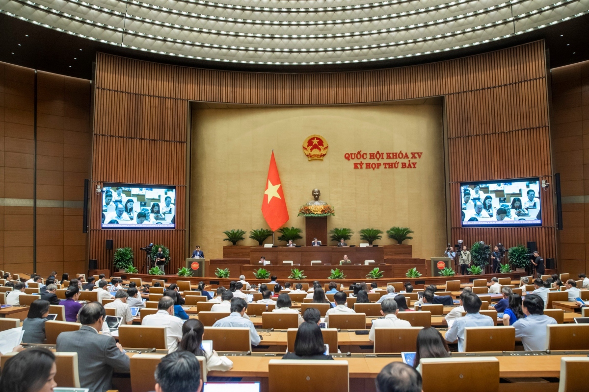 Quốc hội thảo luận phiên toàn thể tại hội trường về một số nội dung còn ý kiến khác nhau của dự thảo Luật Trật tự, an toàn giao thông đường bộ.